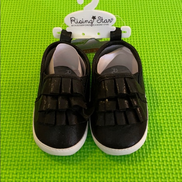 Soft Sole Shoes 9-12M and socks set - Picture 2 of 5